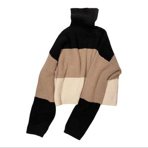EUC | Windsor boxy cropped turtleneck sweater